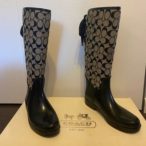 Coach rain boots size 8 great condition
